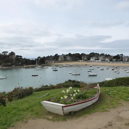 Le Clos Du Pont Martin Bed & Breakfast
